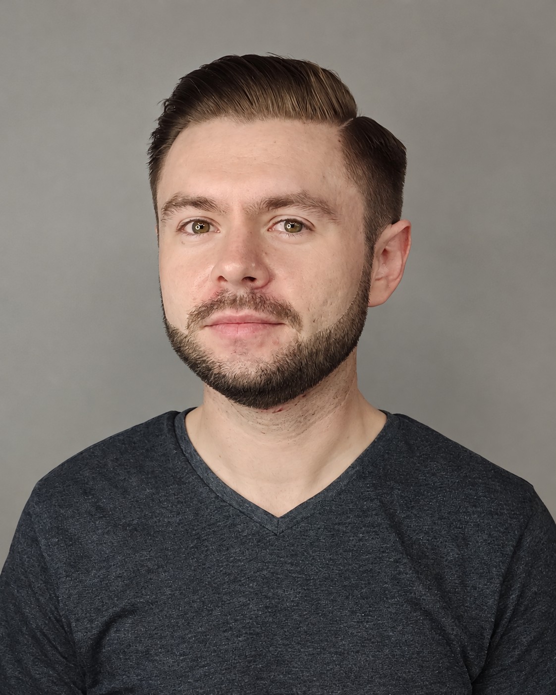 Portrét Igora Miňa, softvérového vývojára